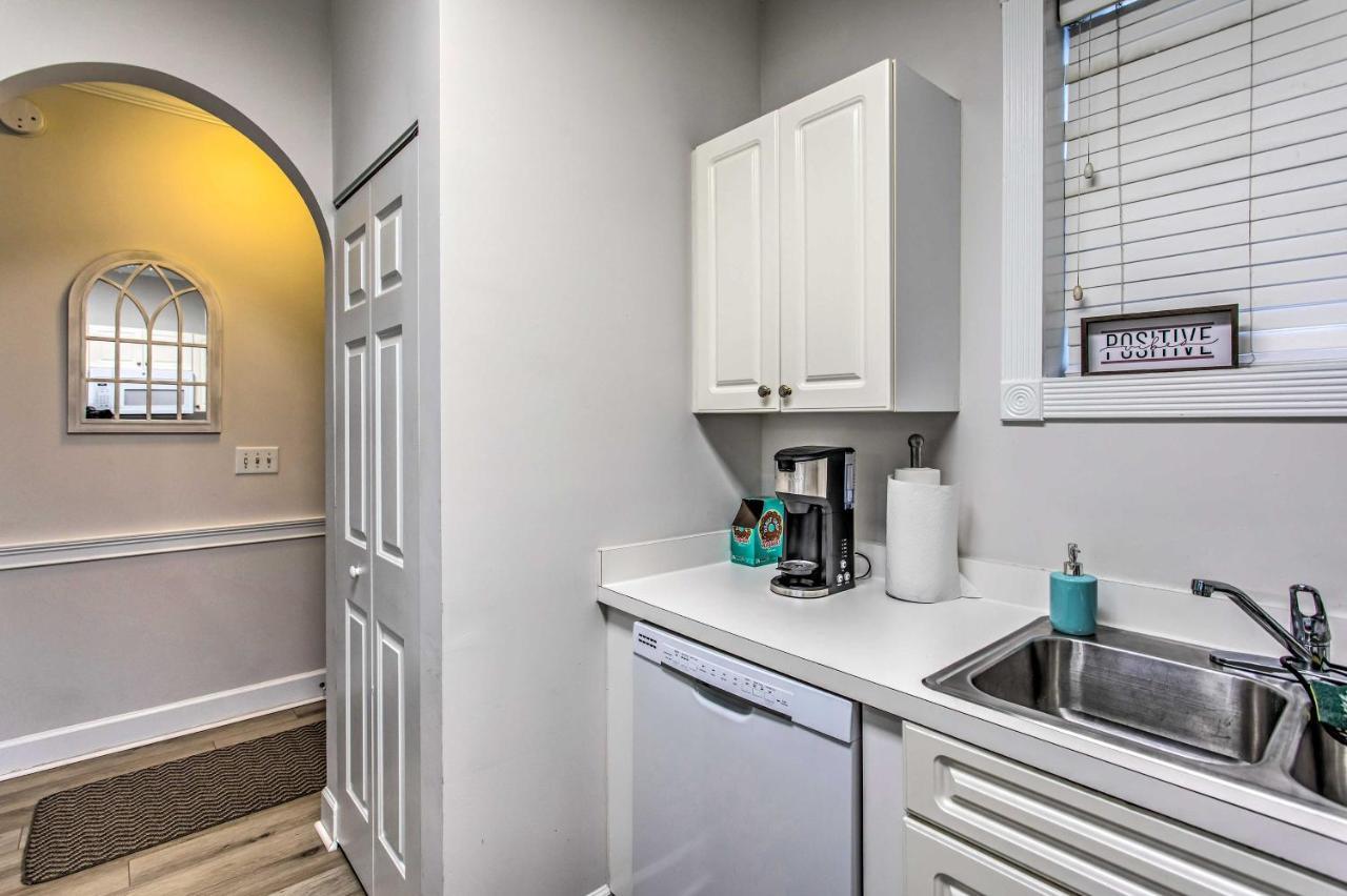 Breezy Coastal Condo 2 Mi To Shop, Golf, And Swim! Миртъл Бийч Екстериор снимка
